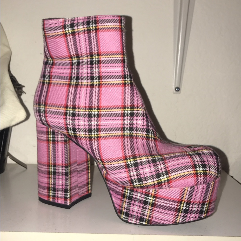 Dolls kill Platform plaid boots with zipper